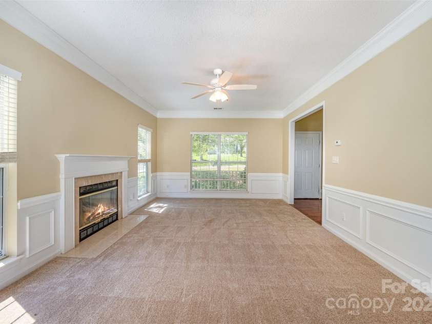 6720 Neuhoff Lane, Charlotte, NC 28269.  MLS# CAR4231880, YatesRealty ID 3051. 