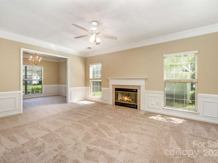 6720 Neuhoff Lane, Charlotte, NC 28269.  MLS# CAR4231880, YatesRealty ID 3051. 