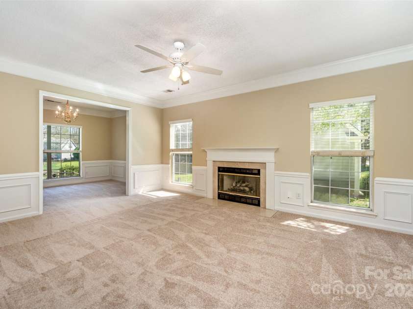 6720 Neuhoff Lane, Charlotte, NC 28269.  MLS# CAR4231880, YatesRealty ID 3051. 