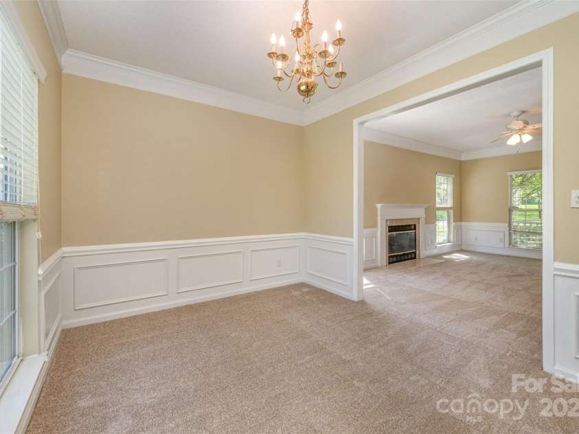 6720 Neuhoff Lane, Charlotte, NC 28269.  MLS# CAR4231880, YatesRealty ID 3051. 