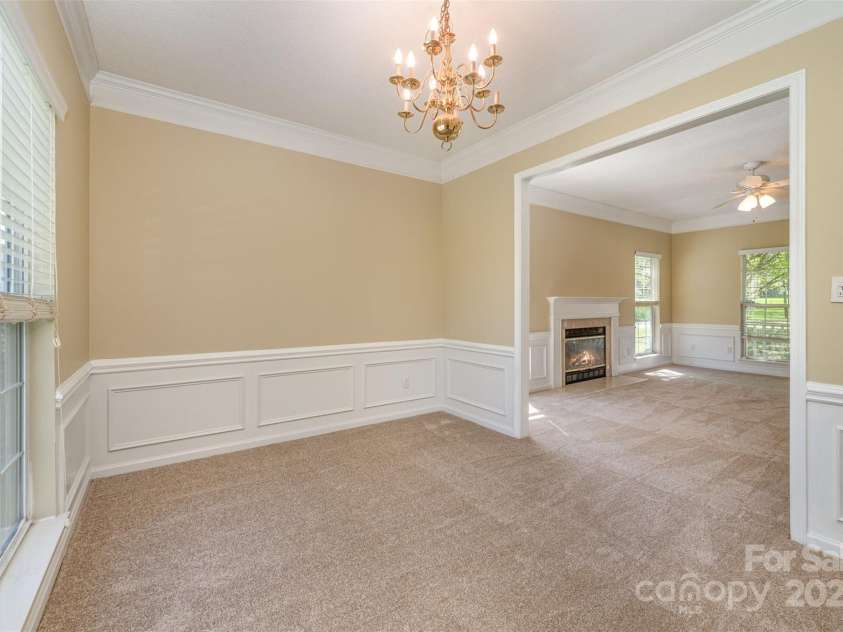 6720 Neuhoff Lane, Charlotte, NC 28269.  MLS# CAR4231880, YatesRealty ID 3051. 