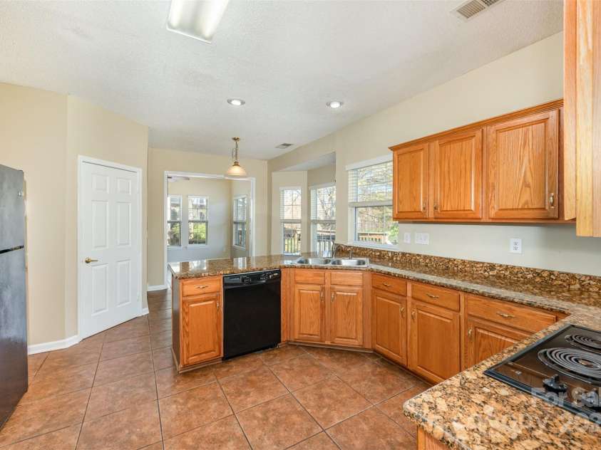 6720 Neuhoff Lane, Charlotte, NC 28269.  MLS# CAR4231880, YatesRealty ID 3051. 