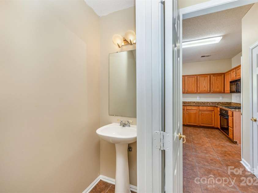 6720 Neuhoff Lane, Charlotte, NC 28269.  MLS# CAR4231880, YatesRealty ID 3051. 