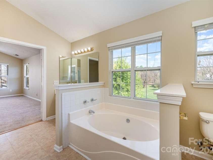 6720 Neuhoff Lane, Charlotte, NC 28269.  MLS# CAR4231880, YatesRealty ID 3051. 