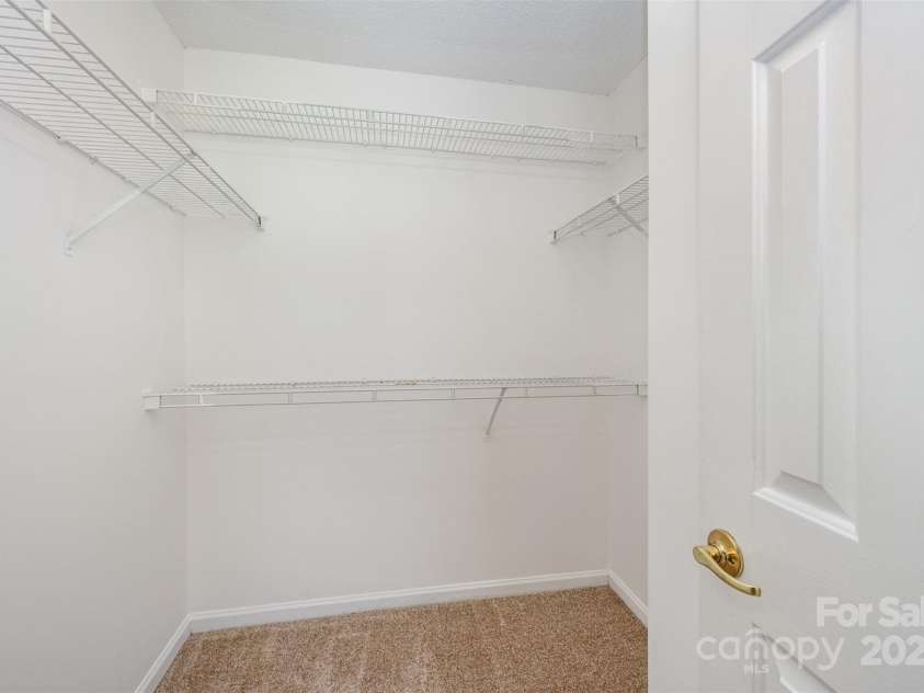 6720 Neuhoff Lane, Charlotte, NC 28269.  MLS# CAR4231880, YatesRealty ID 3051. 