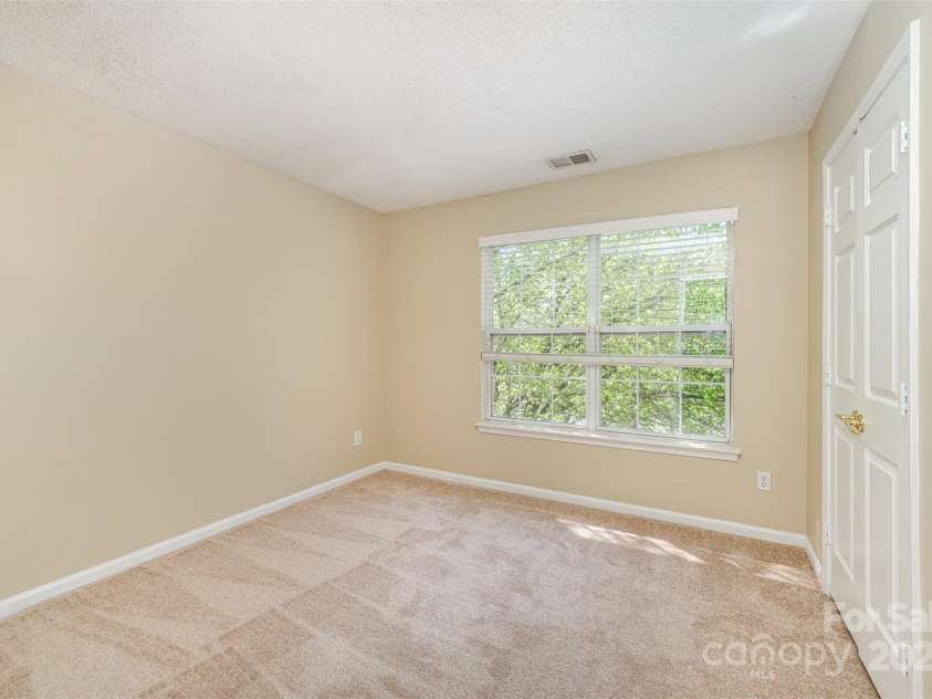 6720 Neuhoff Lane, Charlotte, NC 28269.  MLS# CAR4231880, YatesRealty ID 3051. 