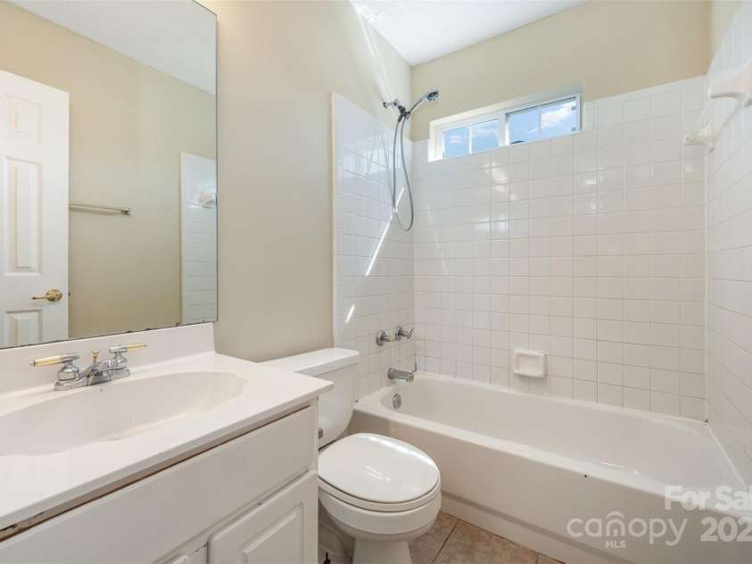 6720 Neuhoff Lane, Charlotte, NC 28269.  MLS# CAR4231880, YatesRealty ID 3051. 