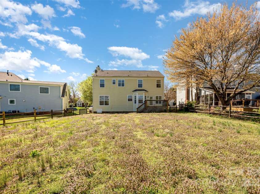 6720 Neuhoff Lane, Charlotte, NC 28269.  MLS# CAR4231880, YatesRealty ID 3051. 