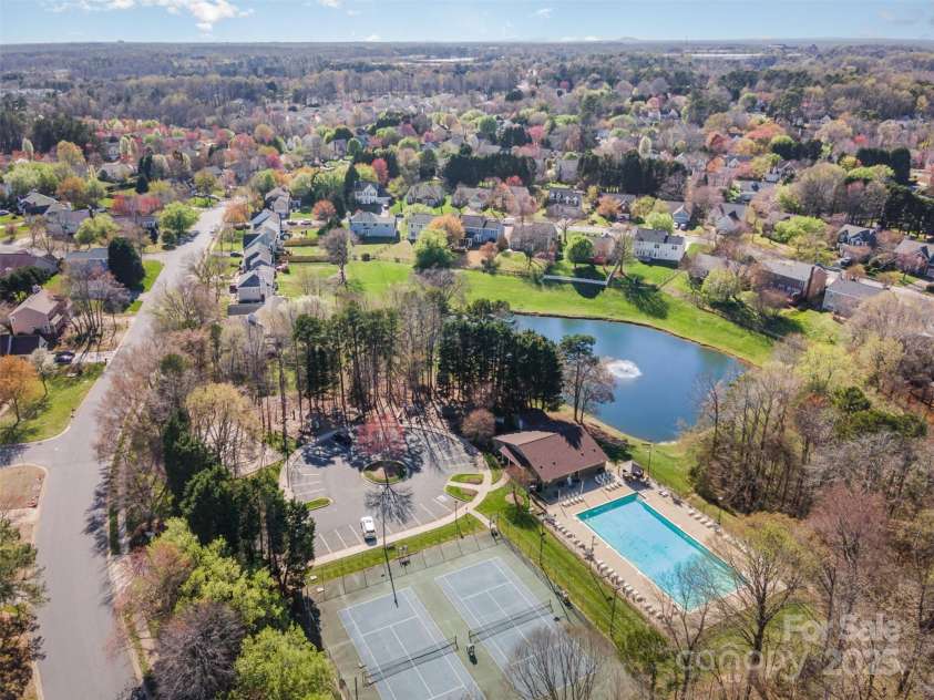 6720 Neuhoff Lane, Charlotte, NC 28269.  MLS# CAR4231880, YatesRealty ID 3051. 