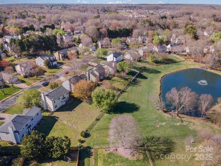 6720 Neuhoff Lane, Charlotte, NC 28269.  MLS# CAR4231880, YatesRealty ID 3051. 