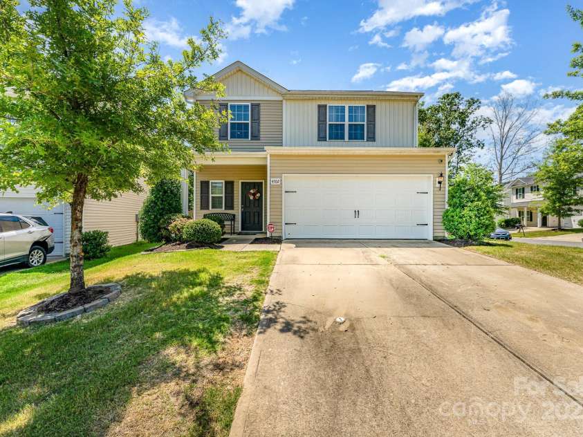 4702 Opus Lane, Charlotte, NC 28214.  MLS# CAR4281582, YatesRealty ID 30510. 