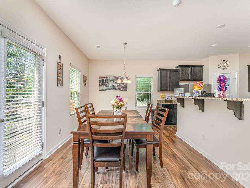 4702 Opus Lane, Charlotte, NC 28214.  MLS# CAR4281582, YatesRealty ID 30510. 