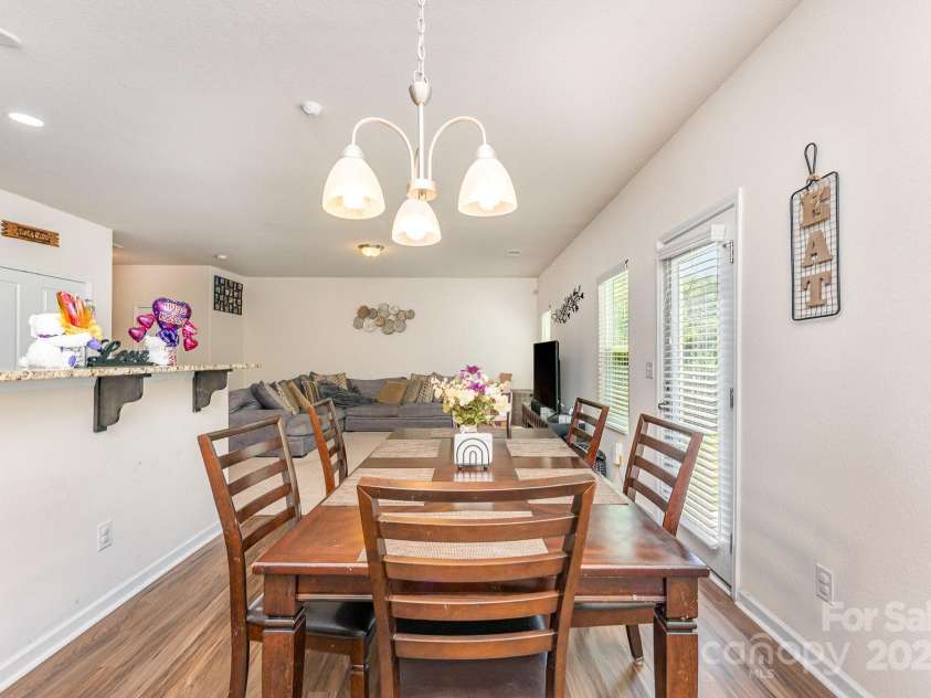 4702 Opus Lane, Charlotte, NC 28214.  MLS# CAR4281582, YatesRealty ID 30510. 