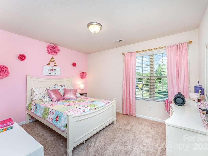 4702 Opus Lane, Charlotte, NC 28214.  MLS# CAR4281582, YatesRealty ID 30510. 