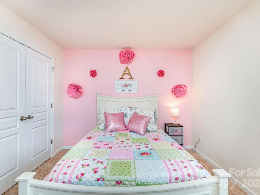 4702 Opus Lane, Charlotte, NC 28214.  MLS# CAR4281582, YatesRealty ID 30510. 