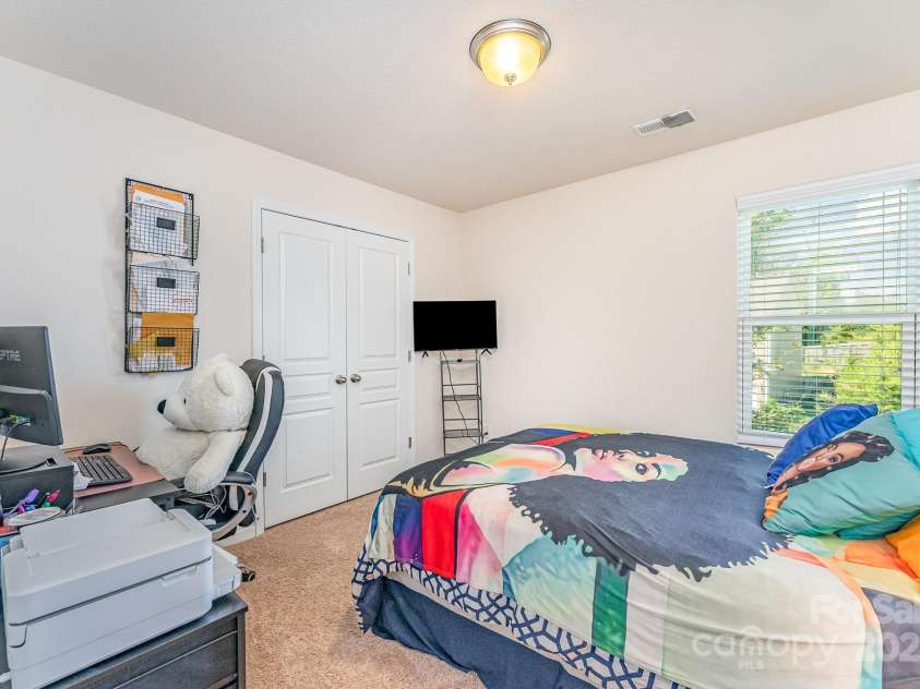 4702 Opus Lane, Charlotte, NC 28214.  MLS# CAR4281582, YatesRealty ID 30510. 