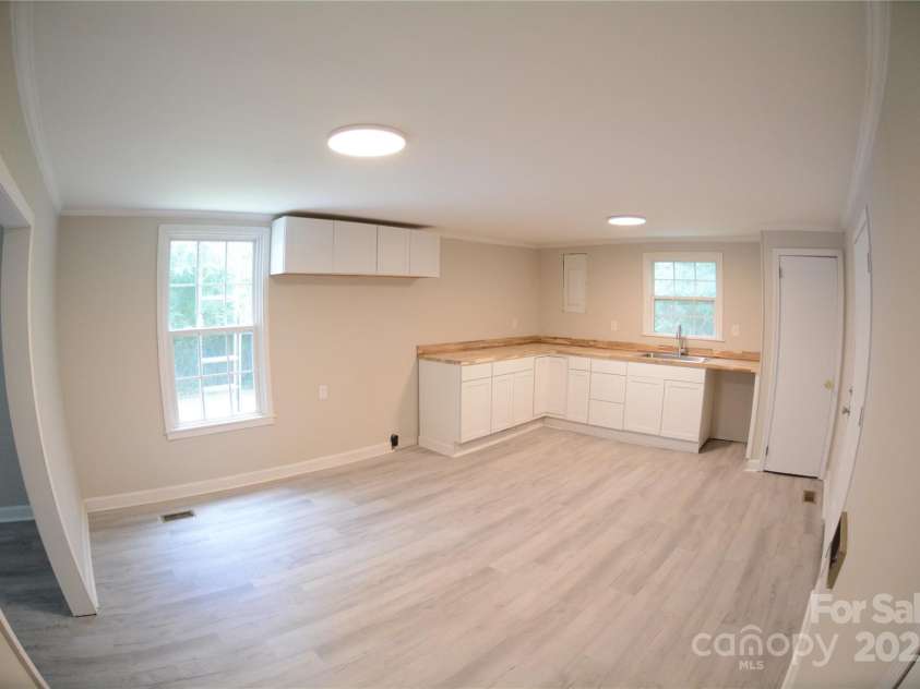 3327 York Street, Sharon, SC 29742.  MLS# CAR4286225, YatesRealty ID 30511. 