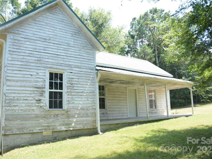 3327 York Street, Sharon, SC 29742.  MLS# CAR4286225, YatesRealty ID 30511. 