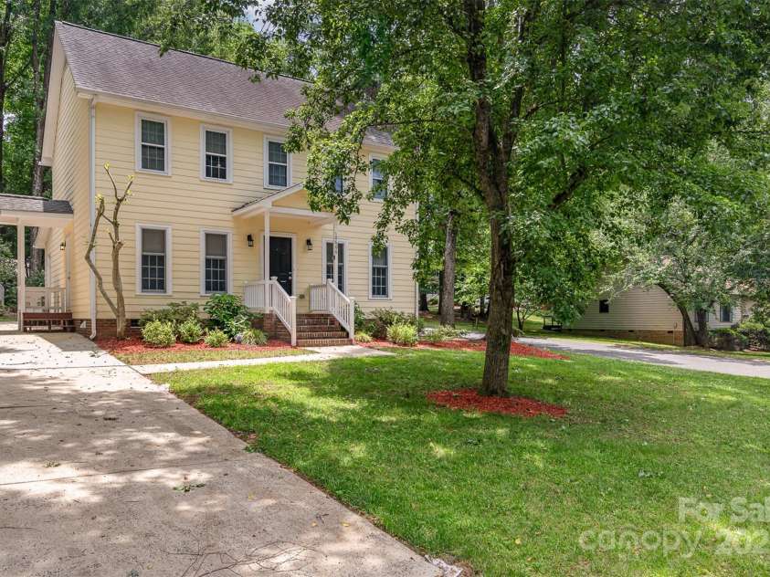 10606 Danesway Lane, Cornelius, NC 28031.  MLS# CAR4270112, YatesRealty ID 30512. 