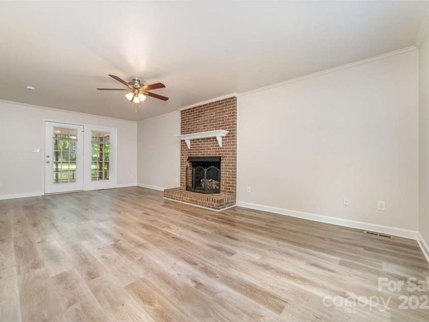 10606 Danesway Lane, Cornelius, NC 28031.  MLS# CAR4270112, YatesRealty ID 30512. 