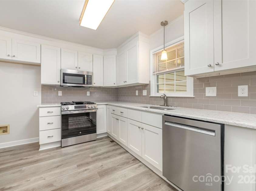 10606 Danesway Lane, Cornelius, NC 28031.  MLS# CAR4270112, YatesRealty ID 30512. 