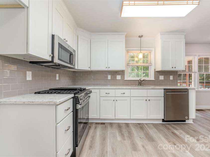 10606 Danesway Lane, Cornelius, NC 28031.  MLS# CAR4270112, YatesRealty ID 30512. 