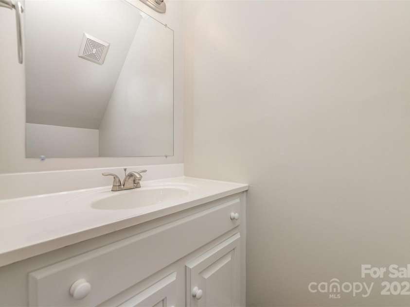 10606 Danesway Lane, Cornelius, NC 28031.  MLS# CAR4270112, YatesRealty ID 30512. 