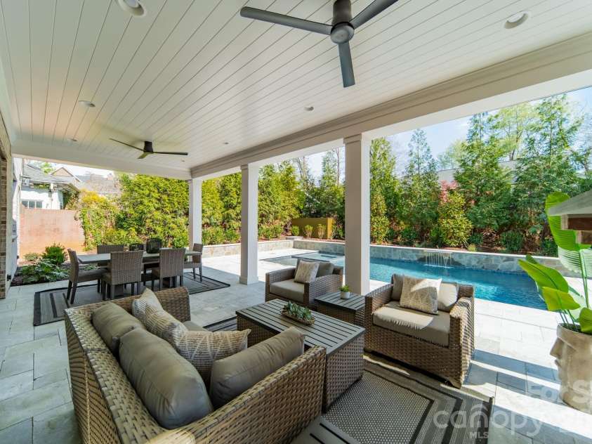 2113 Brandon Circle, Charlotte, NC 28211.  MLS# CAR4257316, YatesRealty ID 30512. 