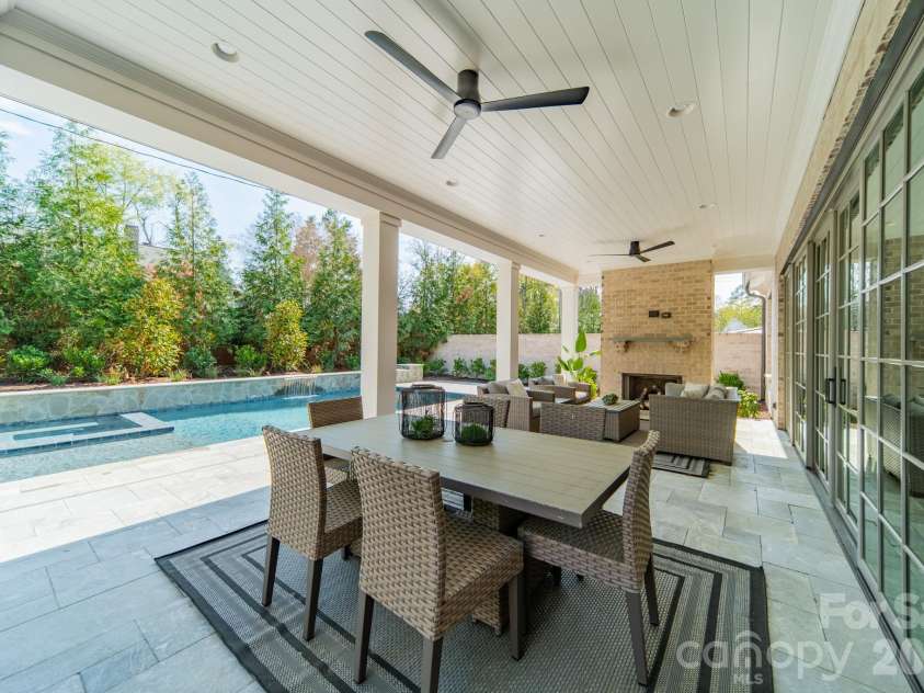 2113 Brandon Circle, Charlotte, NC 28211.  MLS# CAR4257316, YatesRealty ID 30512. 