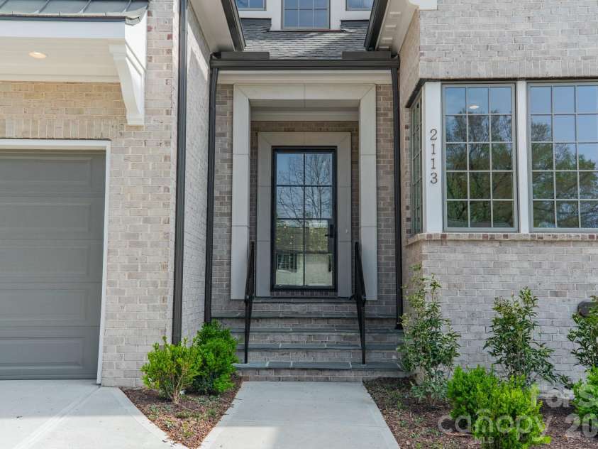 2113 Brandon Circle, Charlotte, NC 28211.  MLS# CAR4257316, YatesRealty ID 30512. 