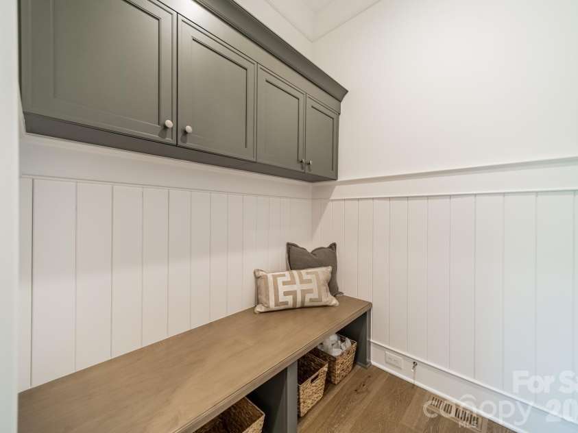 2113 Brandon Circle, Charlotte, NC 28211.  MLS# CAR4257316, YatesRealty ID 30512. 