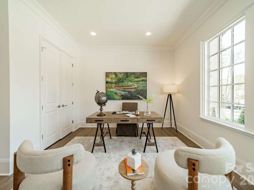 2113 Brandon Circle, Charlotte, NC 28211.  MLS# CAR4257316, YatesRealty ID 30512. 