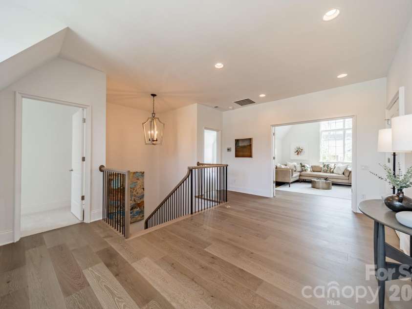 2113 Brandon Circle, Charlotte, NC 28211.  MLS# CAR4257316, YatesRealty ID 30512. 