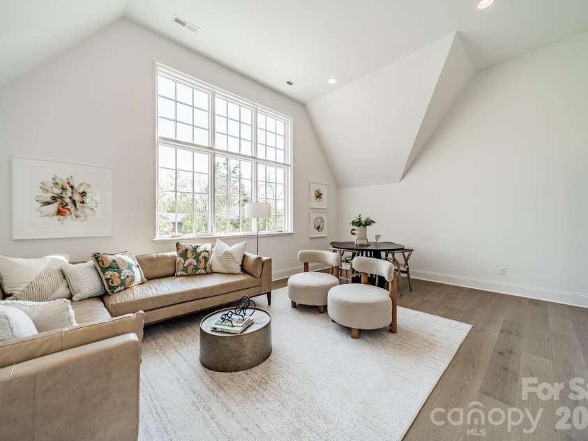 2113 Brandon Circle, Charlotte, NC 28211.  MLS# CAR4257316, YatesRealty ID 30512. 