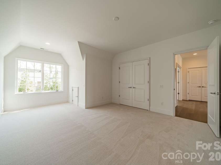 2113 Brandon Circle, Charlotte, NC 28211.  MLS# CAR4257316, YatesRealty ID 30512. 