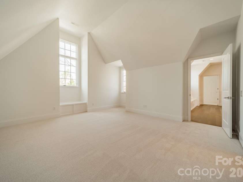 2113 Brandon Circle, Charlotte, NC 28211.  MLS# CAR4257316, YatesRealty ID 30512. 