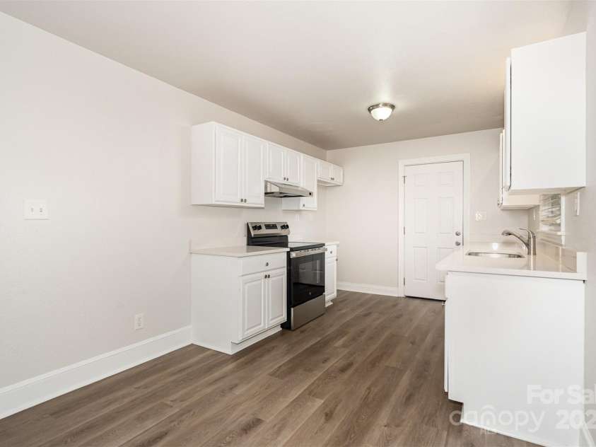 2314 Westerly Hills Drive, Charlotte, NC 28208.  MLS# CAR4279784, YatesRealty ID 30513. 