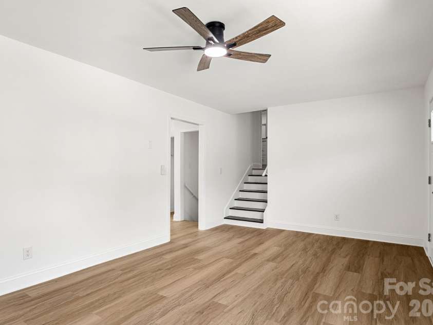 410 York Road, Troutman, NC 28166.  MLS# CAR4367310, YatesRealty ID 30513. 