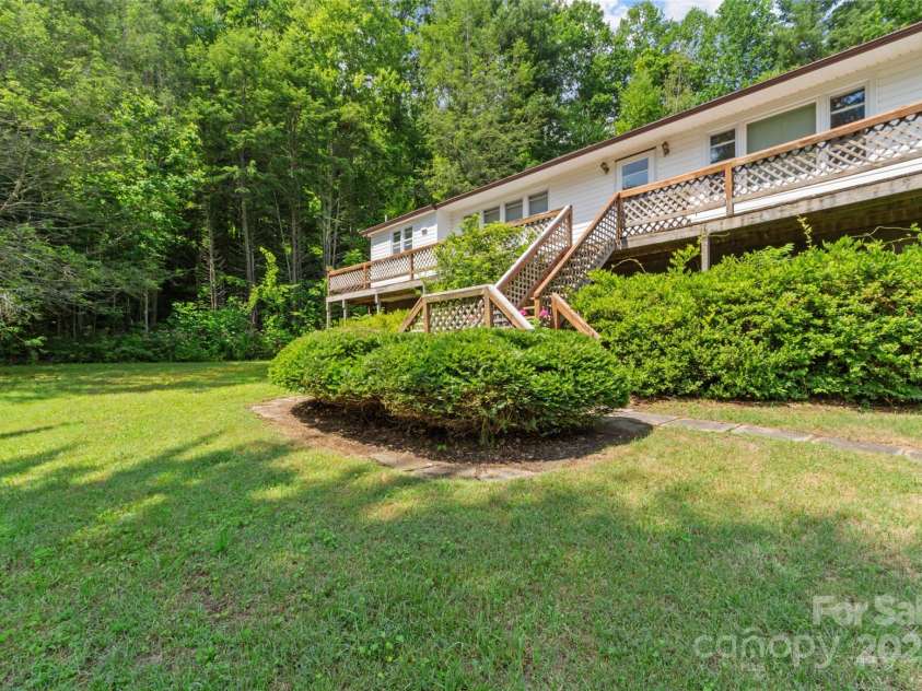 50 Kaesler Lane, Burnsville, NC 28714.  MLS# CAR4275210, YatesRealty ID 30514. 
