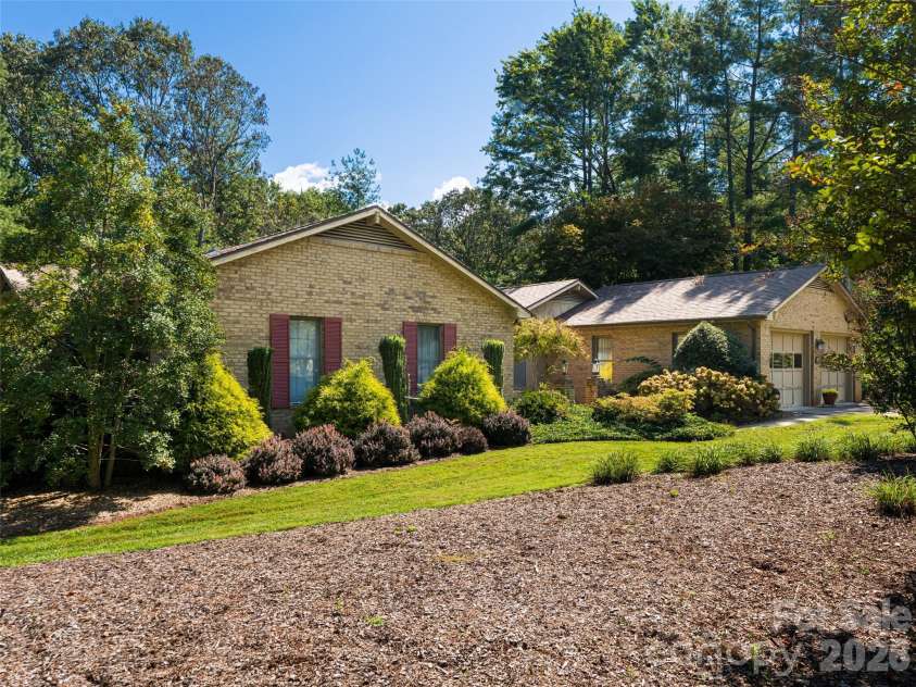 40 Applecross Road, Weaverville, NC 28787.  MLS# CAR4383217, YatesRealty ID 30515. 