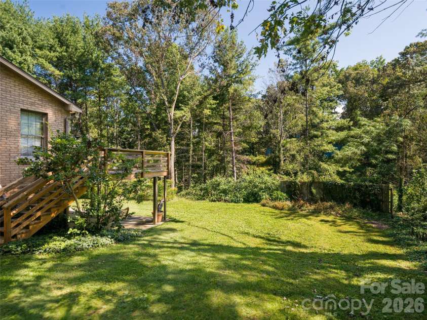 40 Applecross Road, Weaverville, NC 28787.  MLS# CAR4383217, YatesRealty ID 30515. 