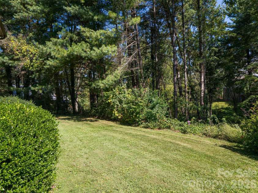 40 Applecross Road, Weaverville, NC 28787.  MLS# CAR4383217, YatesRealty ID 30515. 