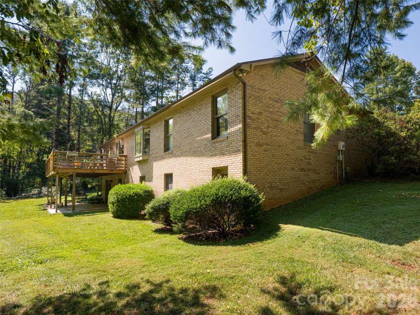 40 Applecross Road, Weaverville, NC 28787.  MLS# CAR4383217, YatesRealty ID 30515. 
