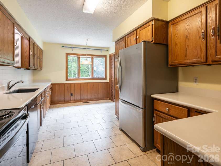 40 Applecross Road, Weaverville, NC 28787.  MLS# CAR4383217, YatesRealty ID 30515. 