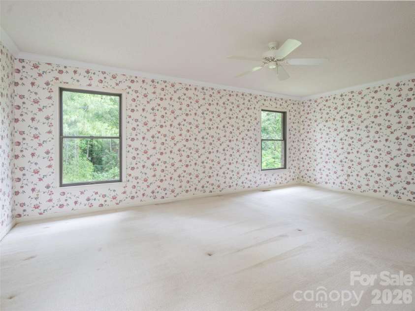 40 Applecross Road, Weaverville, NC 28787.  MLS# CAR4383217, YatesRealty ID 30515. 