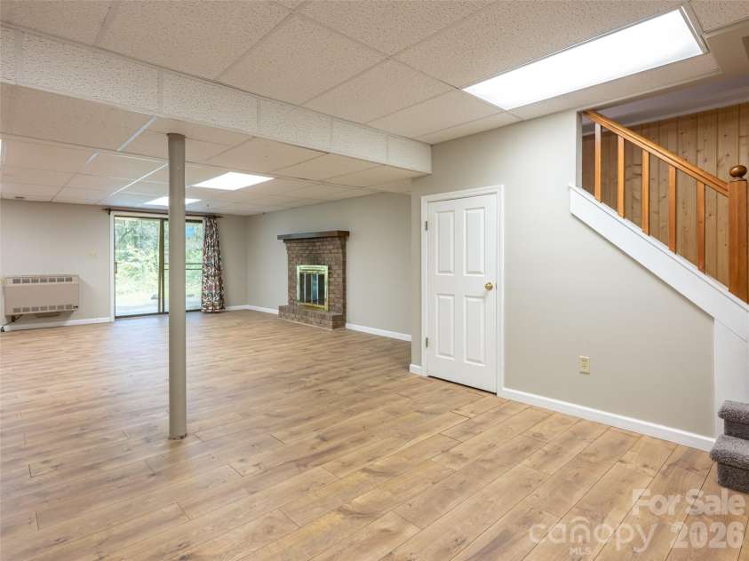 40 Applecross Road, Weaverville, NC 28787.  MLS# CAR4383217, YatesRealty ID 30515. Daylight lower level