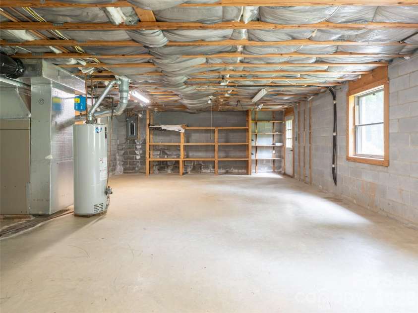 40 Applecross Road, Weaverville, NC 28787.  MLS# CAR4383217, YatesRealty ID 30515. Dry lighted storage space