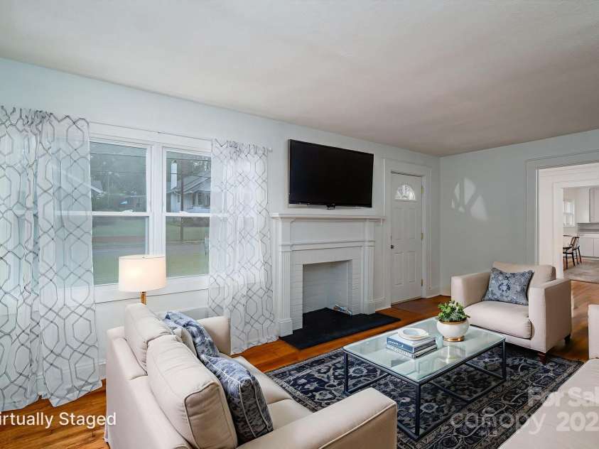 727 3rd Avenue, Hickory, NC 28601.  MLS# CAR4277952, YatesRealty ID 30515. 