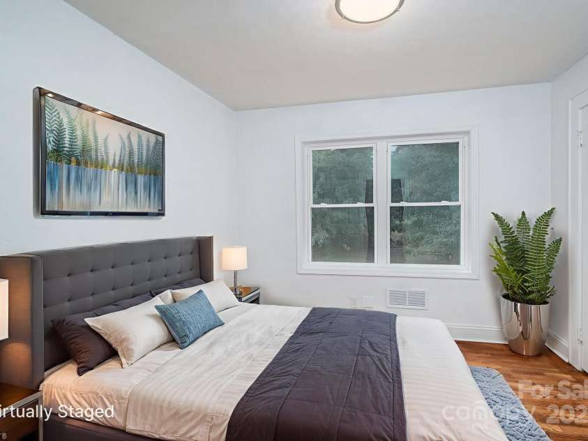 727 3rd Avenue, Hickory, NC 28601.  MLS# CAR4277952, YatesRealty ID 30515. 