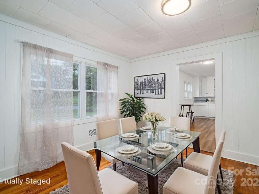 727 3rd Avenue, Hickory, NC 28601.  MLS# CAR4277952, YatesRealty ID 30515. 